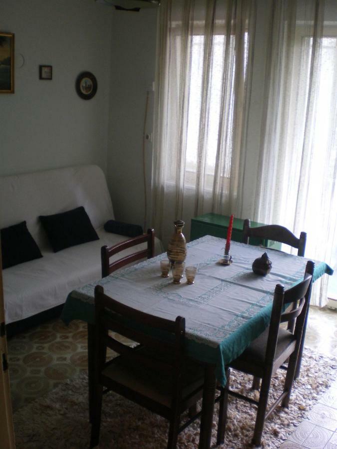 Nadia Apartment *